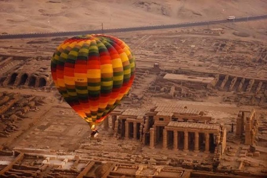 Hot Air Balloon Ride in Luxor.